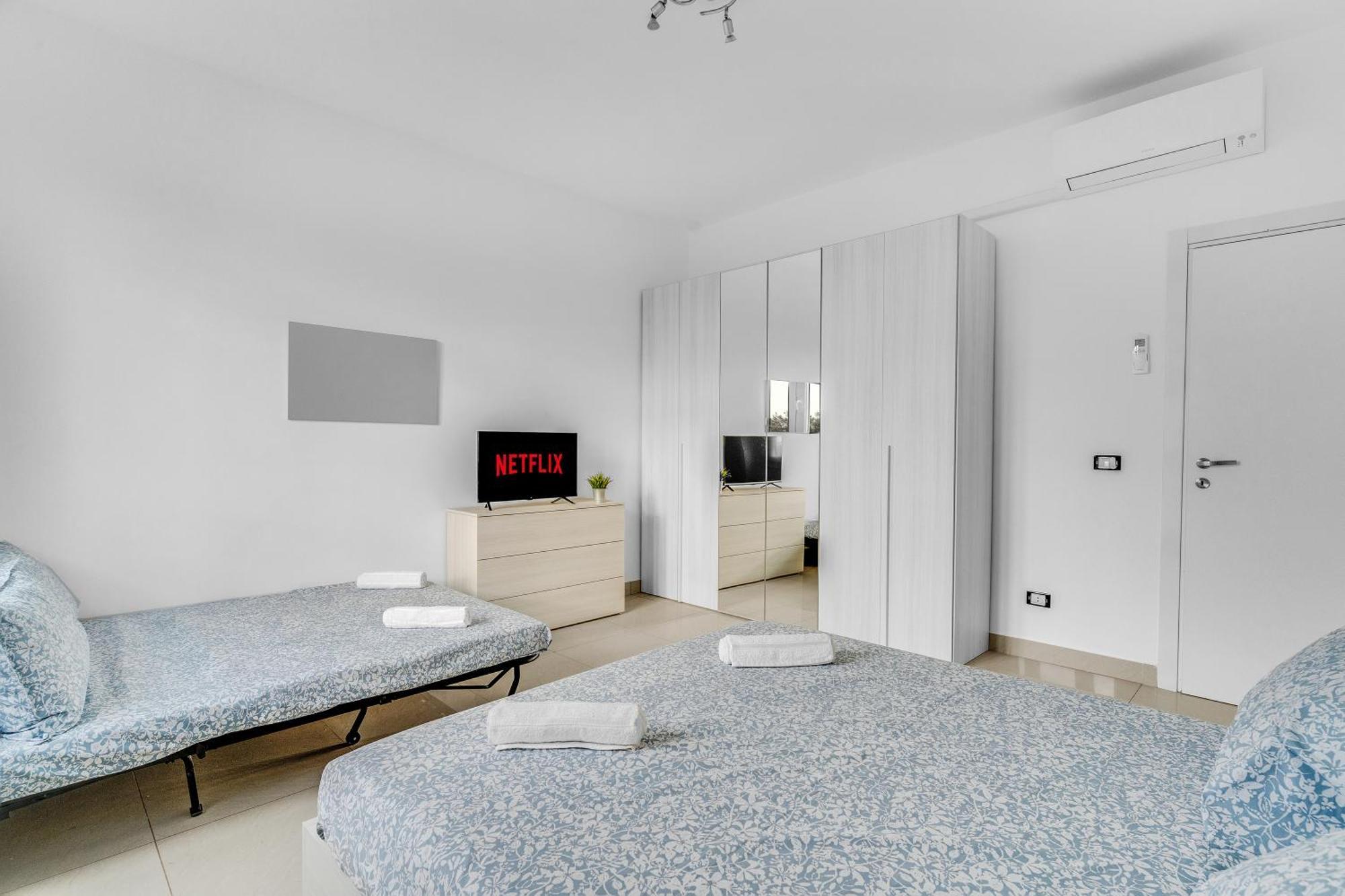 Rog27-large With Transport Close To Home- Milan